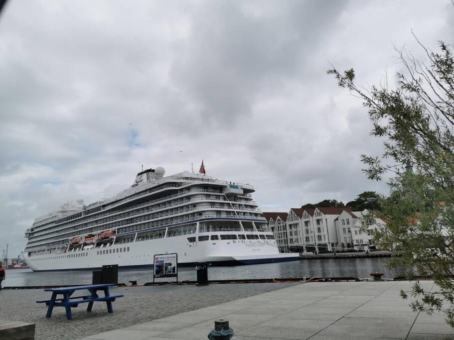 Nice 1-Bedroom Apartment In Heart Of The City Stavanger Exterior foto